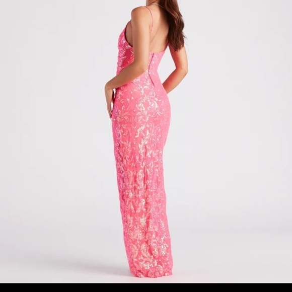 beautiful sequined Dress - Picture 5 of 9